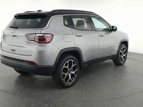 Used 2025 Jeep Compass Limited image 9