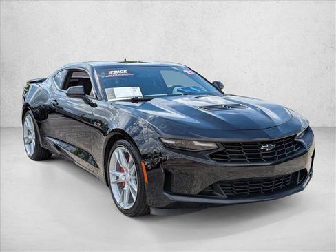 Used 2021 Chevrolet Camaro LT w/ Technology Package image 3