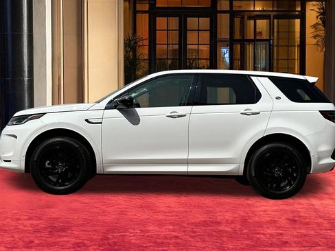 Used 2025 Land Rover Discovery Sport S image 3