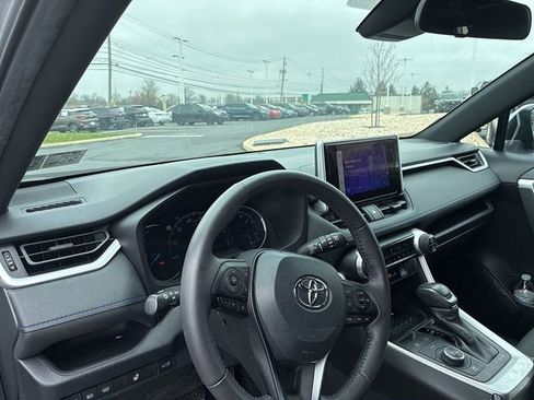 Used 2024 Toyota RAV4 SE w/ Convenience Package image 25