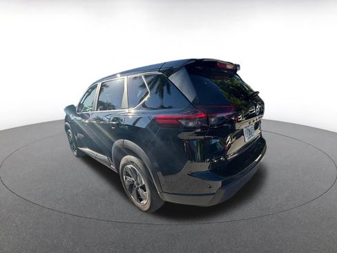 Used 2025 Nissan Rogue SV AWD/4WD image 14