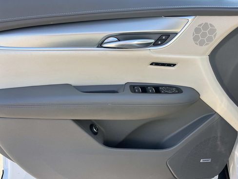 Used 2018 Cadillac XT5 Luxury w/ Driver Awareness Package FWD image 30