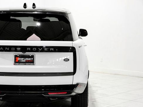 Used 2022 Land Rover Range Rover Long Wheelbase SE image 41