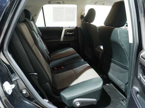 Used 2020 Toyota 4Runner SR5 AWD/4WD image 15