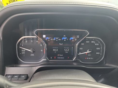 Used 2021 GMC Sierra 1500 AT4 w/ AT4 Premium Package AWD/4WD image 11