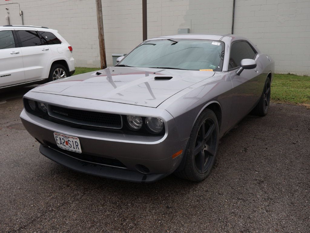 Used 2014 Dodge Challenger SXT RWD image 6