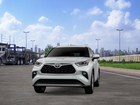 New 2026 Toyota Highlander Platinum image 3