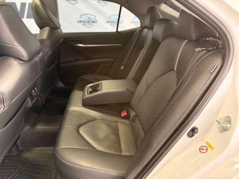 Used 2018 Toyota Camry XSE image 18