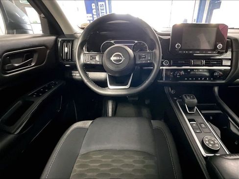 Used 2023 Nissan Pathfinder SV w/ Cargo Package AWD/4WD image 18