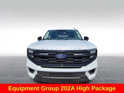 Used 2025 Ford Expedition Max Active AWD/4WD image 2