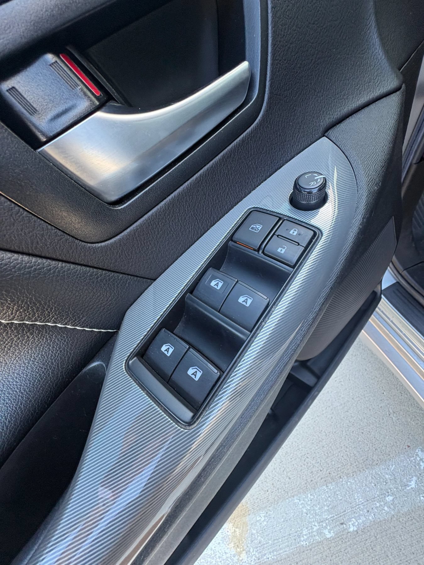 Used 2017 Toyota Sienna SE Premium FWD image 27