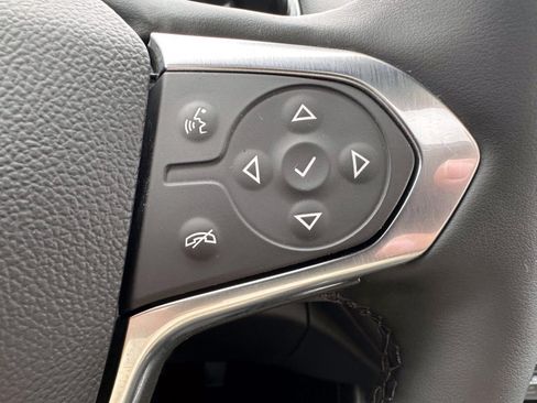 Used 2023 Chevrolet Traverse RS AWD/4WD image 18