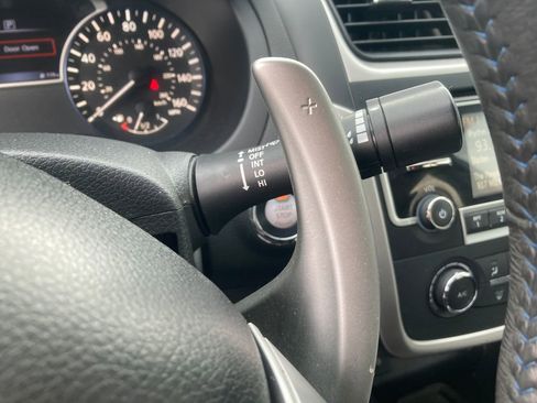 Used 2017 Nissan Altima 2.5 SR FWD image 39