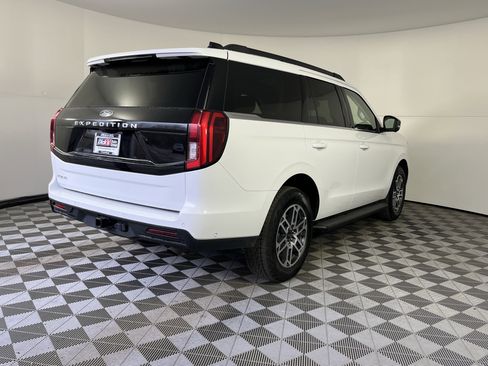 Used 2025 Ford Expedition Active image 6