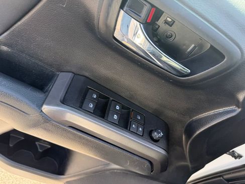 Used 2020 Toyota Tacoma TRD Sport w/ Technology Package AWD/4WD image 22