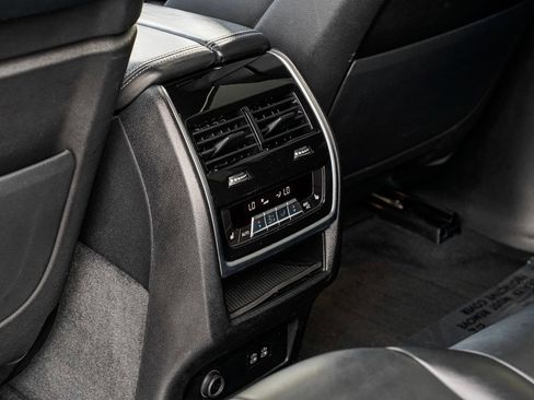 Used 2022 BMW X7 M50i image 22