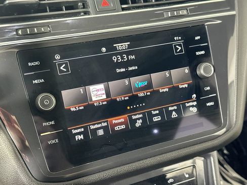 Used 2023 Volkswagen Tiguan SE R-Line FWD image 27