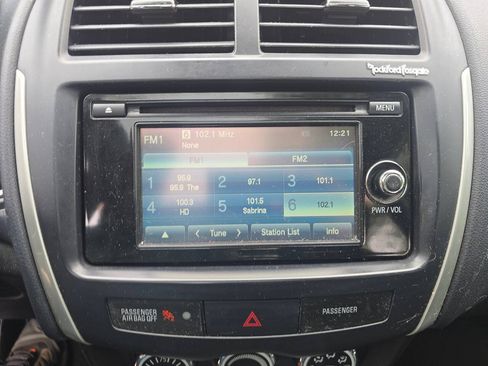 Used 2014 Mitsubishi Outlander Sport SE FWD image 17
