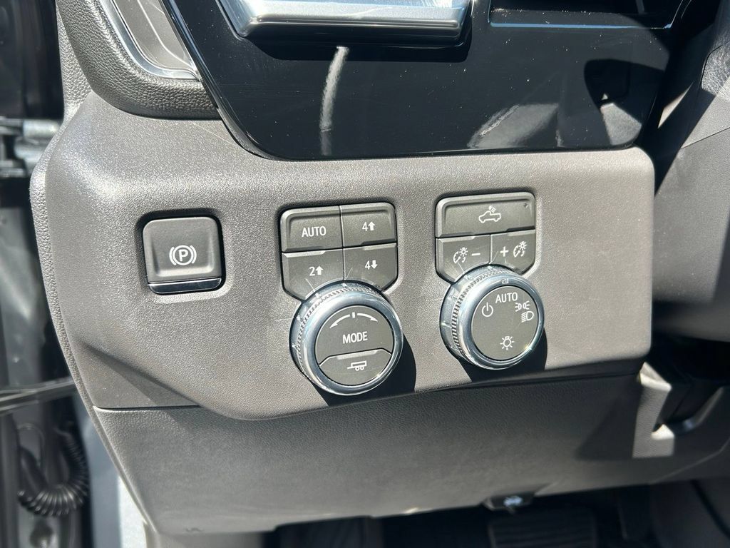 New 2026 GMC Sierra 1500 SLE w/ X31 Off-Road Package AWD/4WD image 17