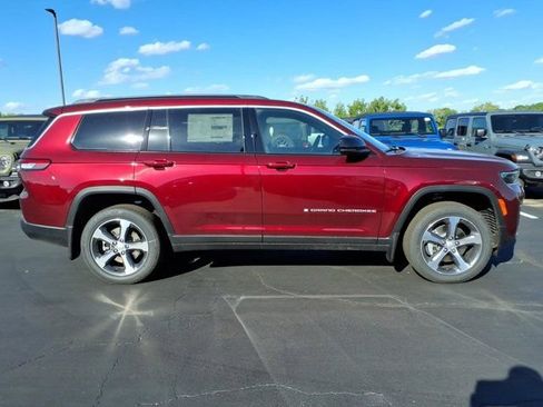 New 2026 Jeep Grand Cherokee L Limited w/ Trailer Tow Package AWD/4WD image 18