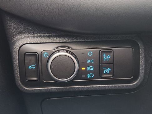 Used 2025 Ford Explorer Active image 27