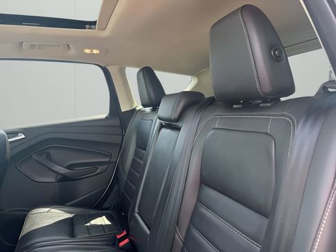 Used 2019 Ford Escape Titanium AWD/4WD image 13