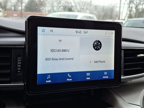 Certified 2022 Ford Explorer XLT w/ Equipment Group 202A image 19