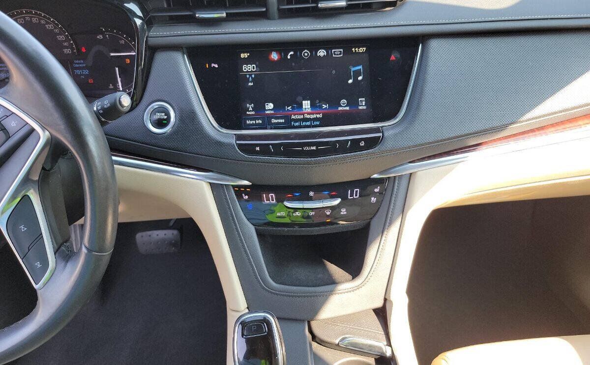 Used 2017 Cadillac XT5 Premium Luxury AWD/4WD image 11