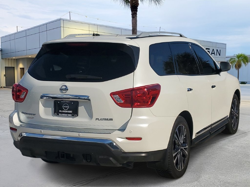 Used 2017 Nissan Pathfinder Platinum FWD image 6