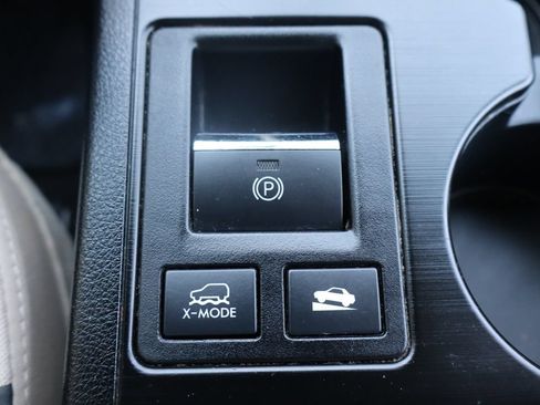 Used 2018 Subaru Outback 2.5i Premium AWD/4WD image 38