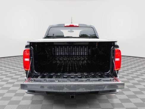 Used 2022 Chevrolet Colorado LT AWD/4WD image 7