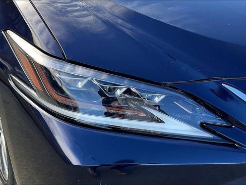 Used 2019 Lexus ES 350 ES 350 Luxury w/ Accessory Package image 30