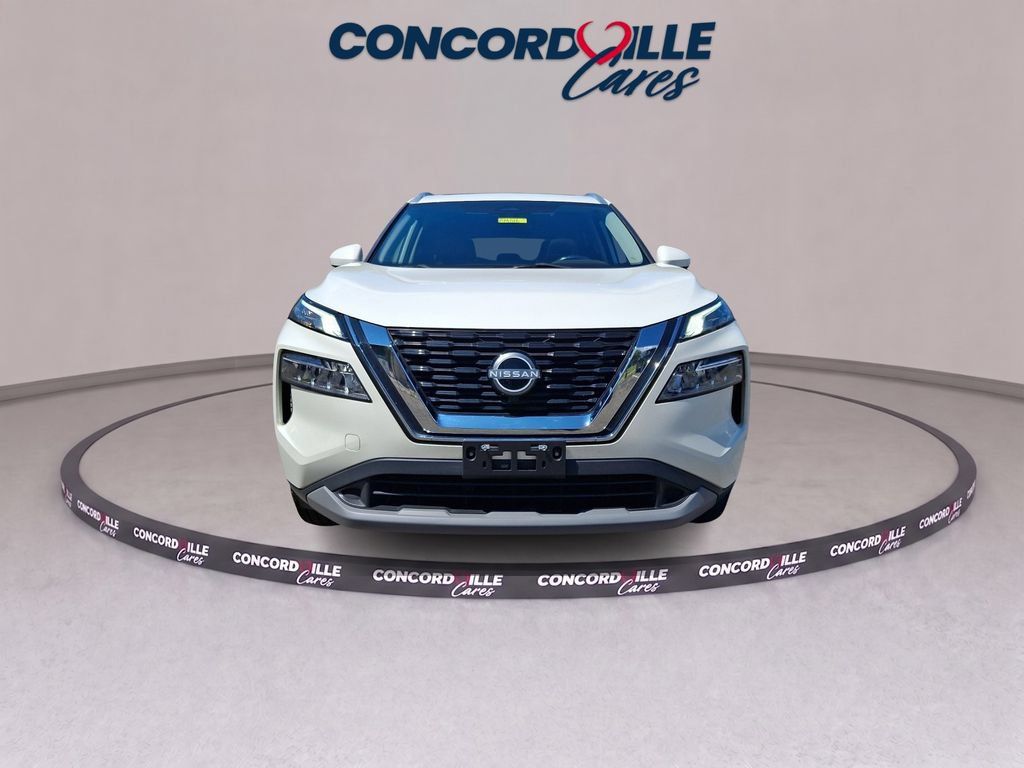 Certified 2023 Nissan Rogue SV w/ SV Premium B Package AWD/4WD image 3