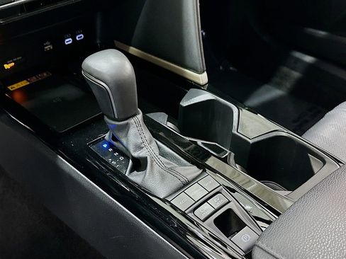 Used 2025 Toyota Camry XSE image 17