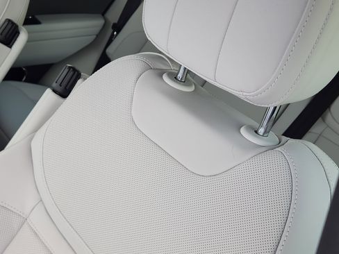 Certified 2024 Land Rover Range Rover Sport SE image 16