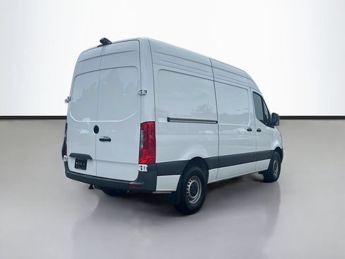 Used 2025 Mercedes-Benz Sprinter 2500 image 3