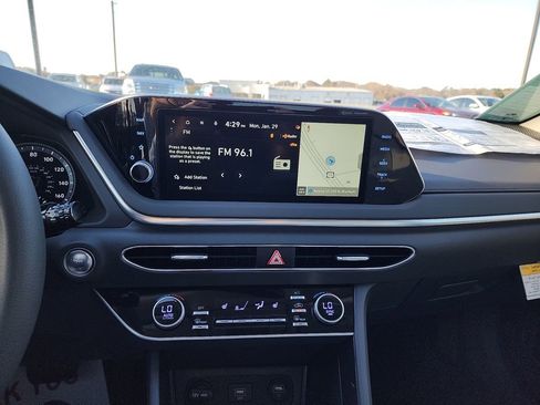 New 2023 Hyundai Sonata SEL FWD image 10