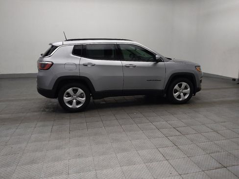 Used 2019 Jeep Compass Latitude w/ Popular Equipment Group FWD image 10