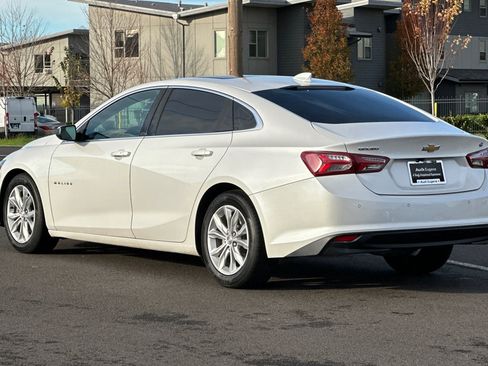 Used 2019 Chevrolet Malibu Hybrid w/ Leather Package image 5