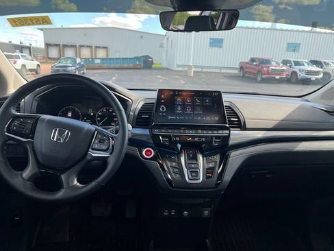 Used 2025 Honda Odyssey Elite image 14