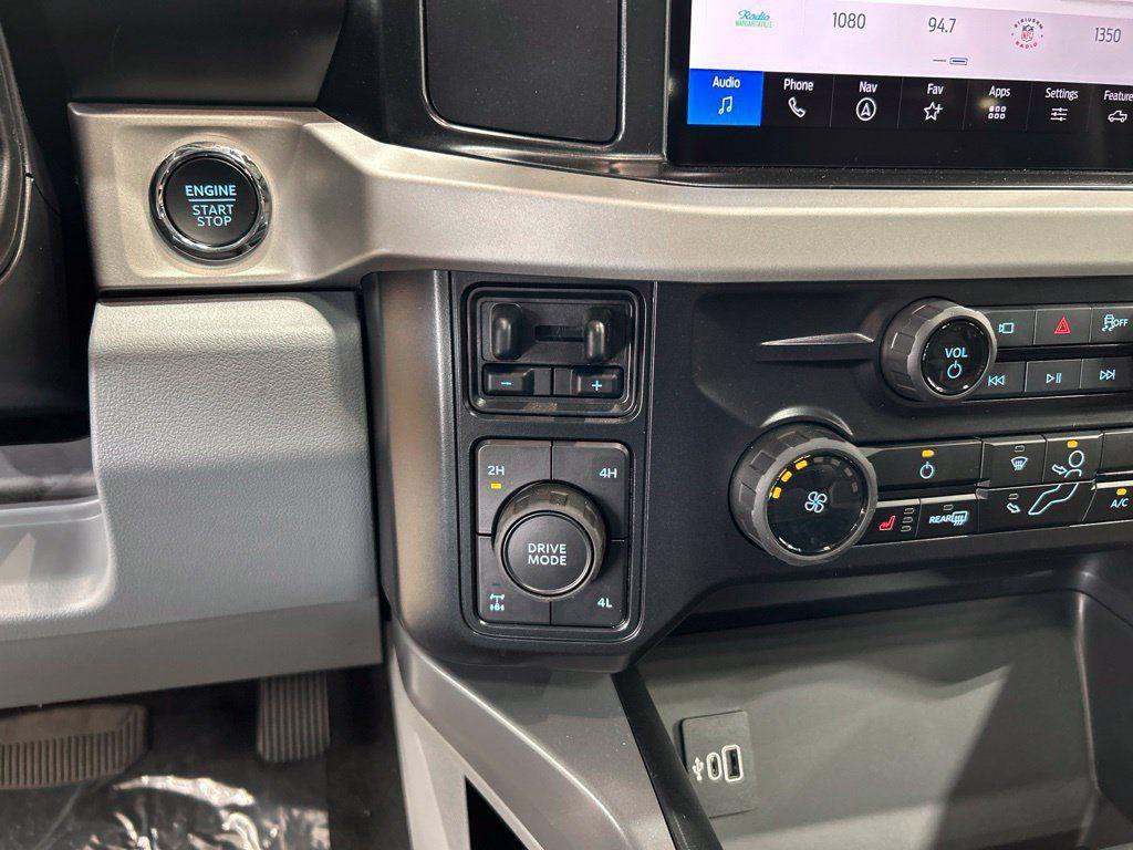 New 2027 Ford F250 XLT w/ XLT Premium Package AWD/4WD image 16