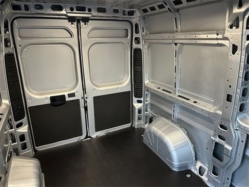 Used 2025 RAM ProMaster 2500 w/ Premium Convenience Group image 16