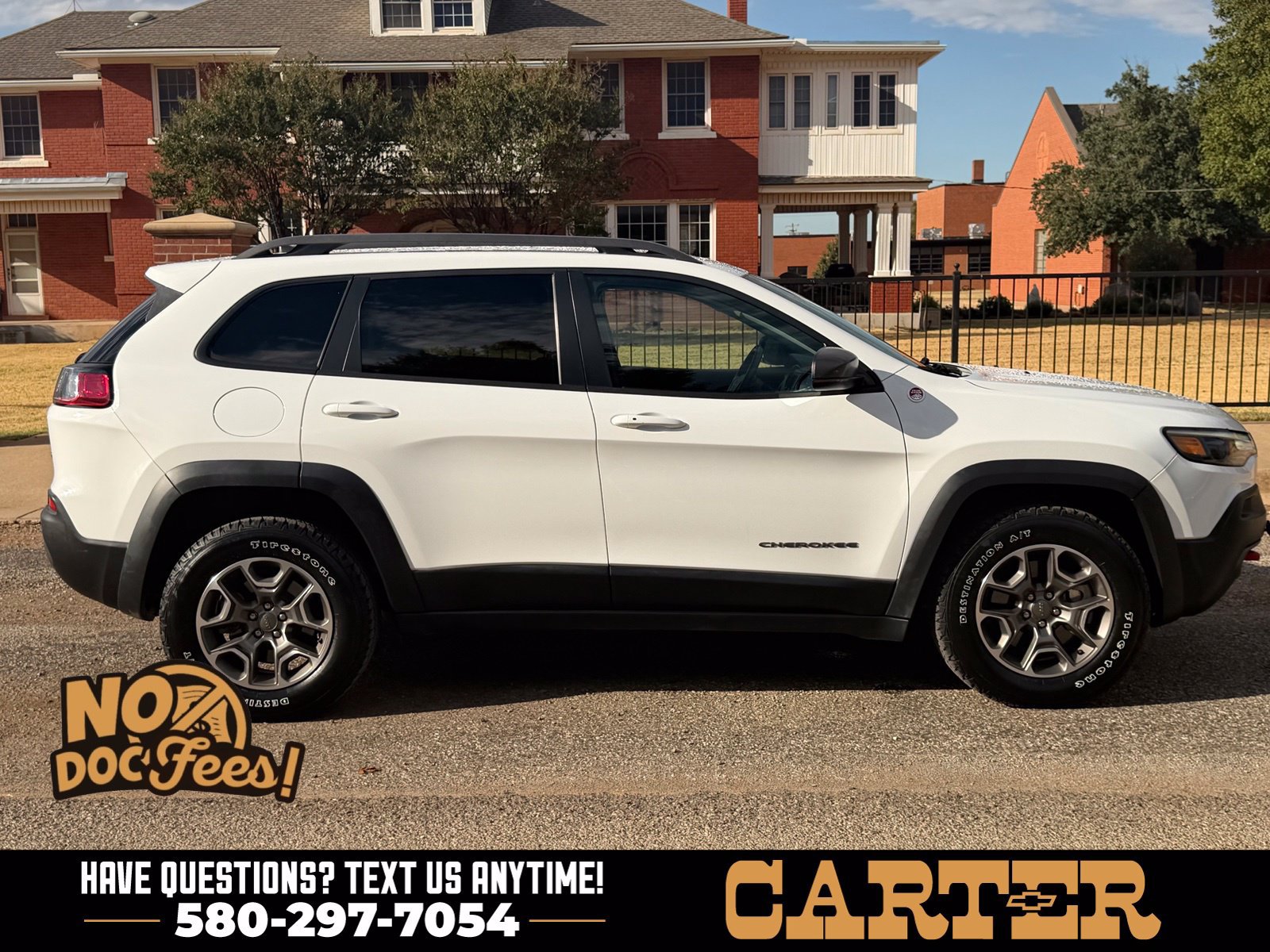 Used 2020 Jeep Cherokee Trailhawk AWD/4WD image 3