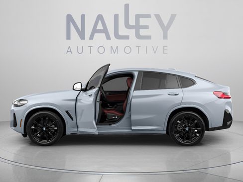 Used 2025 BMW X4 xDrive30i w/ Premium Package AWD/4WD image 2