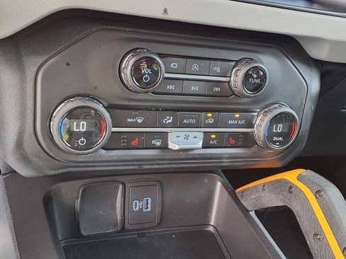 Used 2023 Ford Bronco Badlands AWD/4WD image 16
