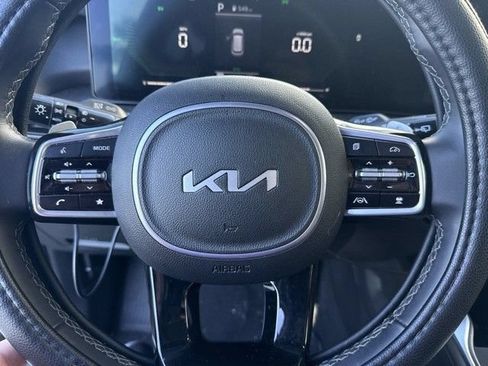Used 2025 Kia Sorento EX AWD/4WD image 16