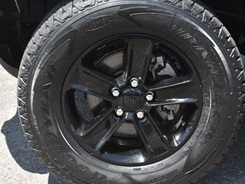Used 2021 Jeep Wrangler Unlimited Sahara AWD/4WD image 9