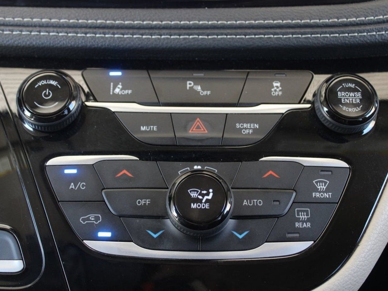 Used 2023 Chrysler Pacifica Touring-L FWD image 20