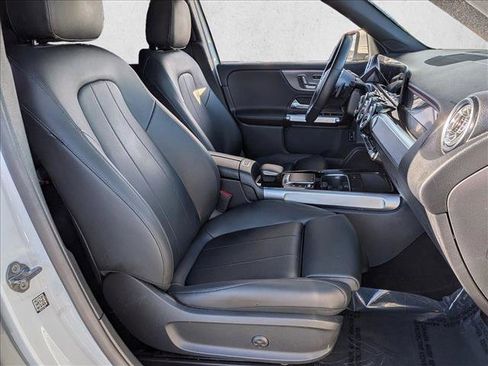 Used 2022 Mercedes-Benz GLB 250 image 23