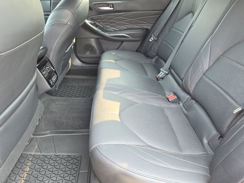 Used 2021 Toyota Avalon Limited w/ Advanced Safety Package FWD image 9